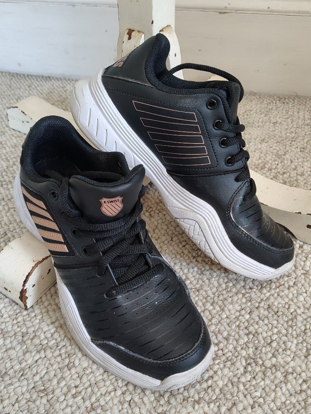 K-Swiss Women's Court Express HB Clay Leather Sneakers Black/Rose Gold, Size 8